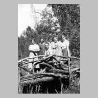 110-0052 Die Naehgruppe auf ihrem Ausflug zum Moorbad Waldfrieden.jpg